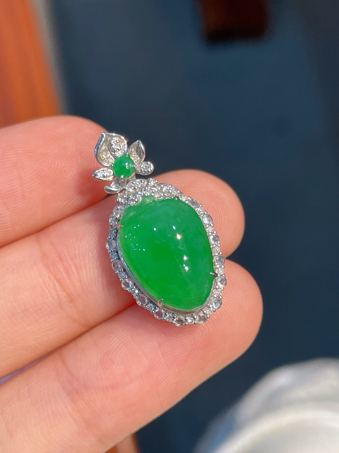 Mặt dây tì bầu phúc xanh dương hoàn hảo khảm vàng 18k không mặc cả khuyến nghị mạnh mẽ