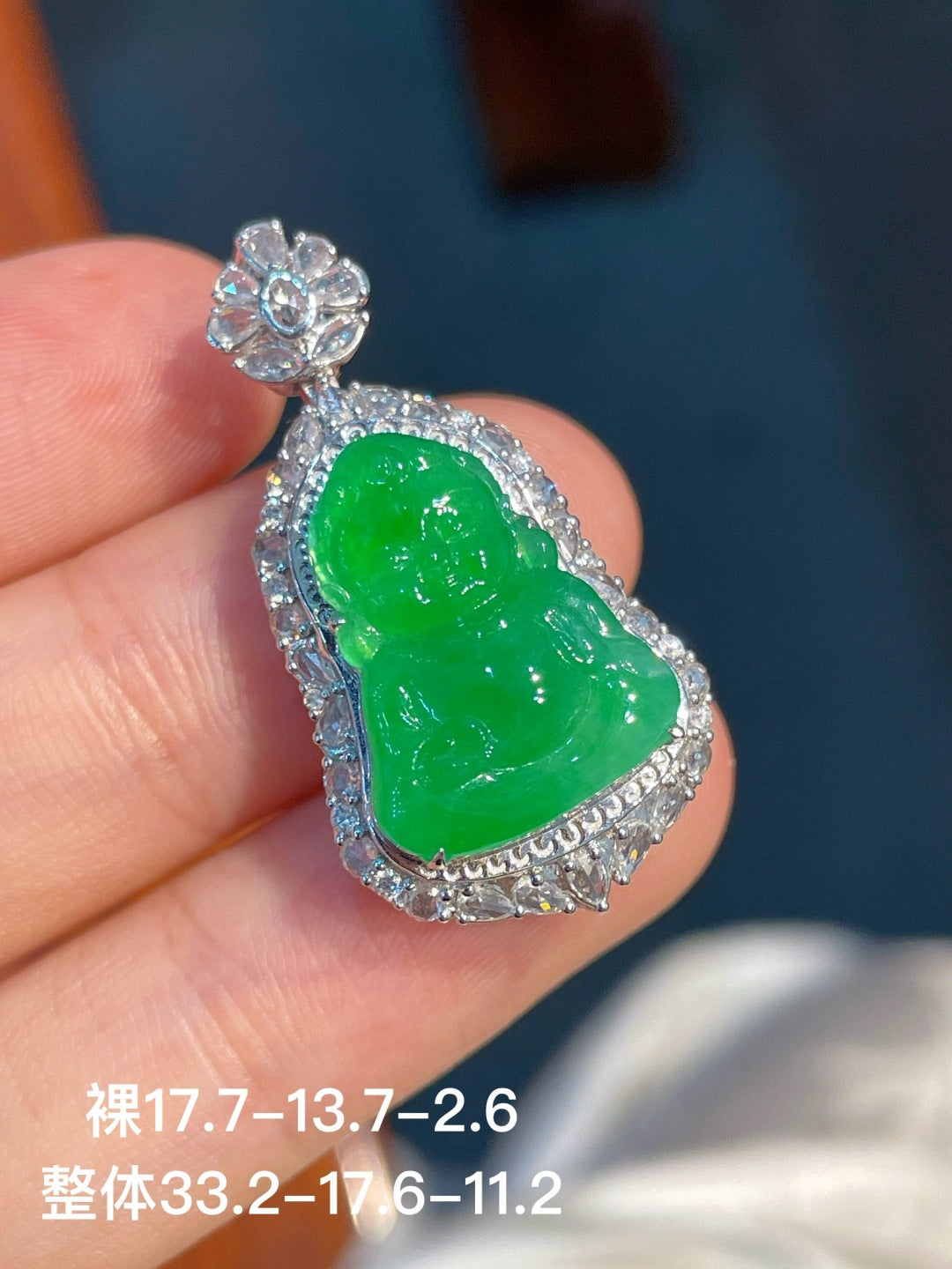 Mặt dây Phật bích lục hoàn hảo khảm 18k vàng không trả giá khuyến nghị mạnh