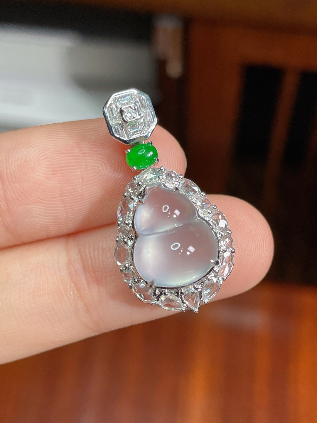 Mặt dây cổ bầu cao băng hoàn hảo mạ vàng 18k không mặc cả khuyến nghị mạnh