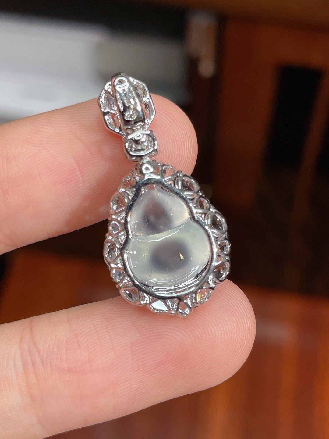 Mặt dây cổ bầu cao băng hoàn hảo mạ vàng 18k không mặc cả khuyến nghị mạnh