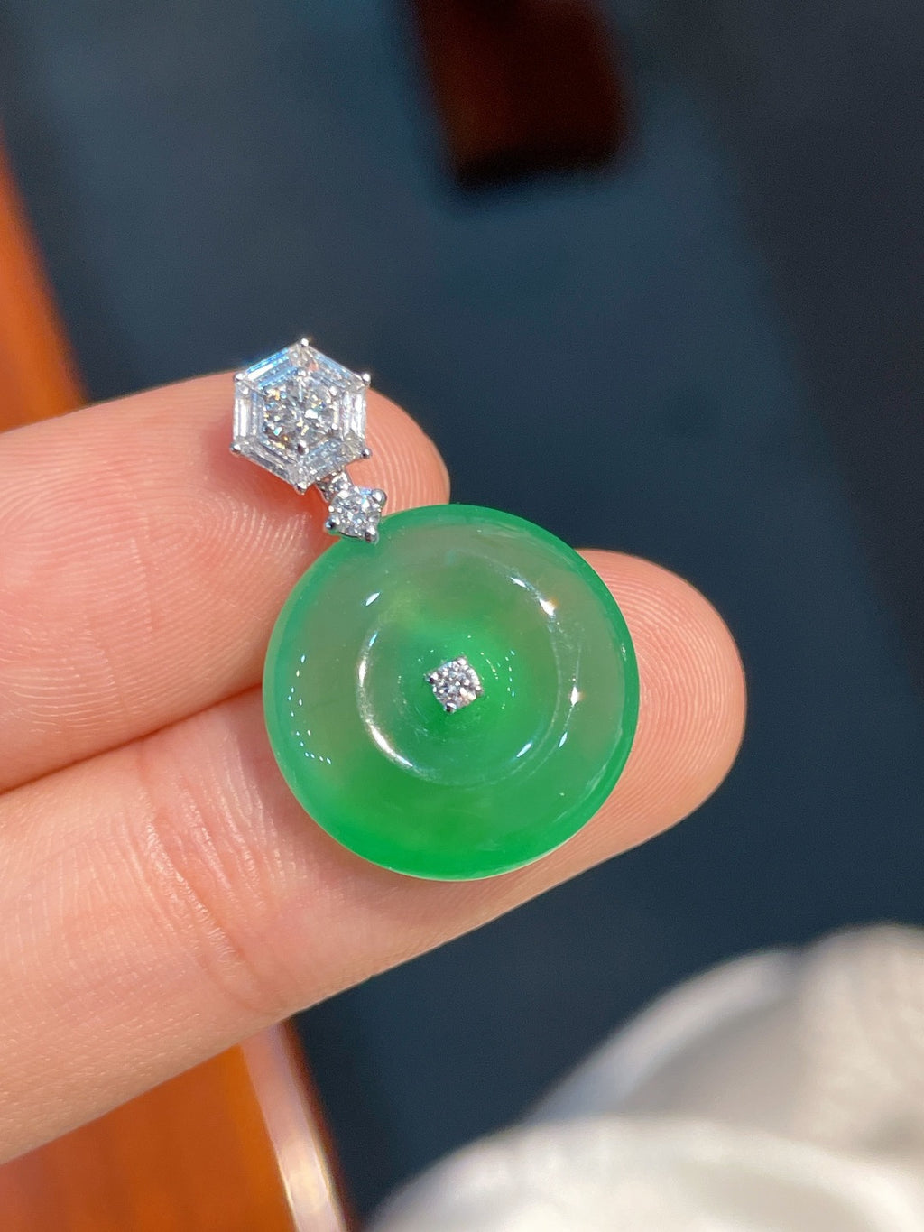 Mặt dây chuyền đá cẩm thạch xanh ngọc bích hoàn hảo, đính vàng 18k, không mặc cả, khuyến nghị mạnh mẽ (wg0022797)