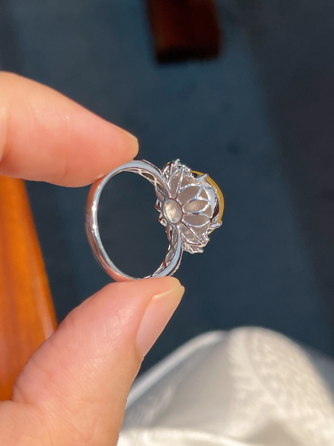 Nhẫn mặt đá trứng ngọc phỉ thúy hoàn hảo mạ vàng 18k không thương lượng khuyến nghị mạnh mẽ
