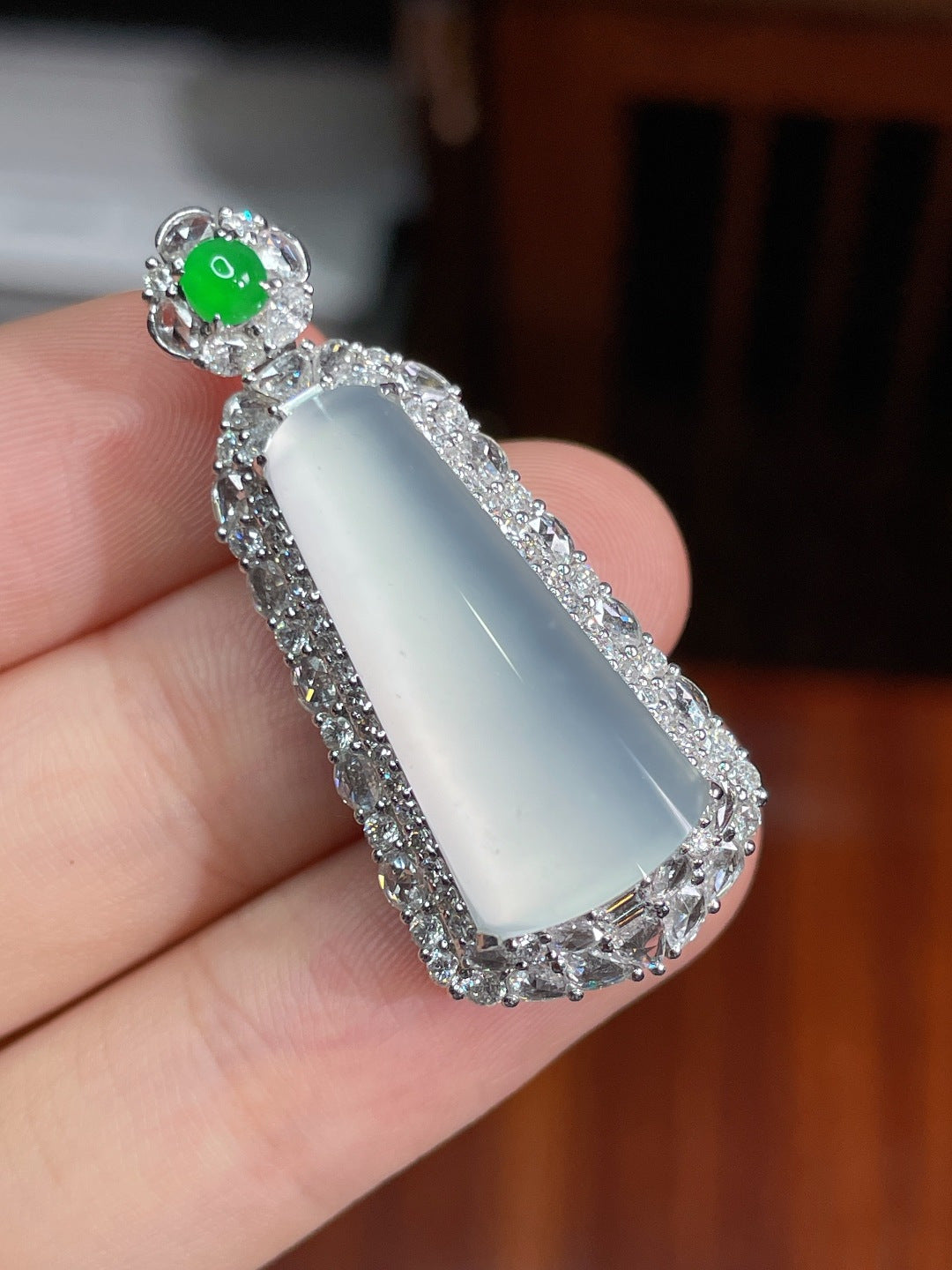 Mặt dây chuyền Bình An Vô Sự bằng ngọc băng cao cấp hoàn hảo, đính vàng 18k, không mặc cả, khuyến nghị mạnh mẽ (wg0023069)