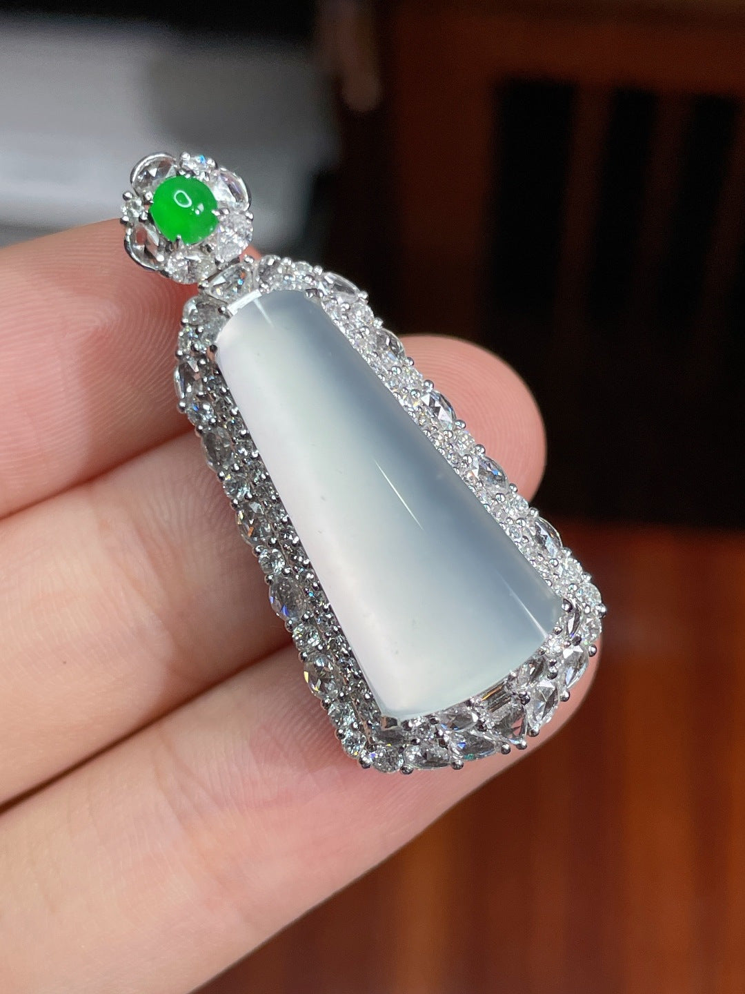 Mặt dây chuyền Bình An Vô Sự bằng ngọc băng cao cấp hoàn hảo, đính vàng 18k, không mặc cả, khuyến nghị mạnh mẽ (wg0023069)