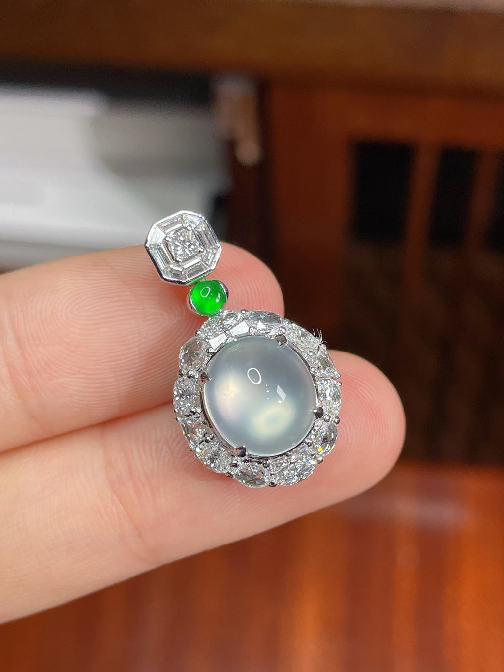 Mặt dây chuyền trứng băng cao hoàn hảo mạ vàng 18k không mặc cả khuyến nghị mạnh mẽ (wg0023245)