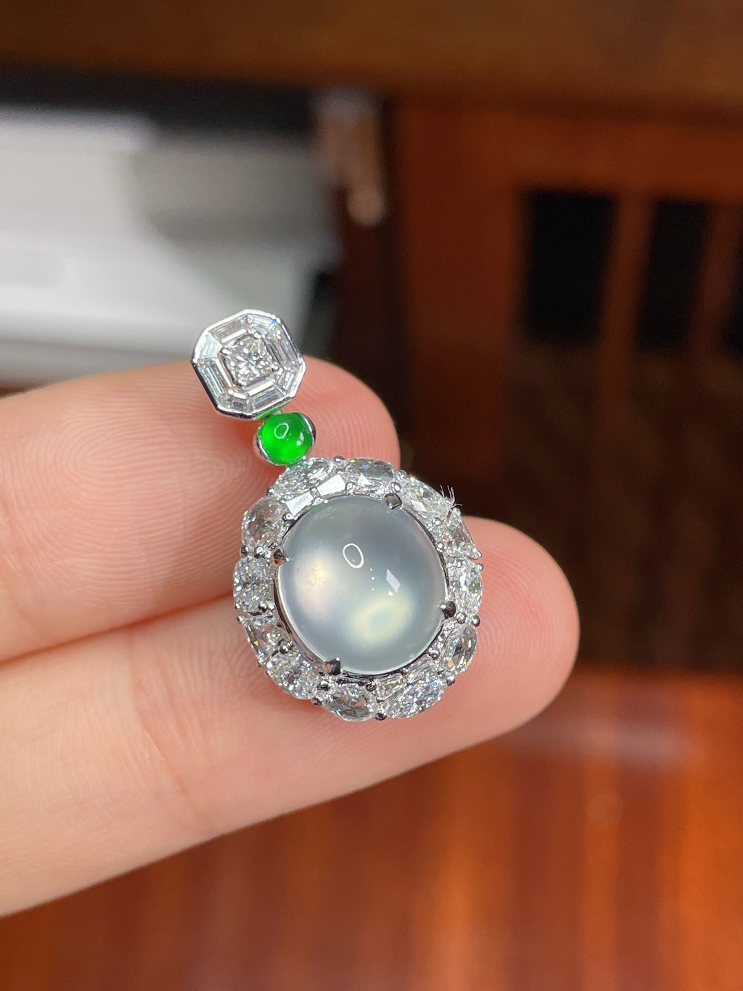 Mặt dây chuyền trứng băng cao hoàn hảo mạ vàng 18k không mặc cả khuyến nghị mạnh mẽ (wg0023245)