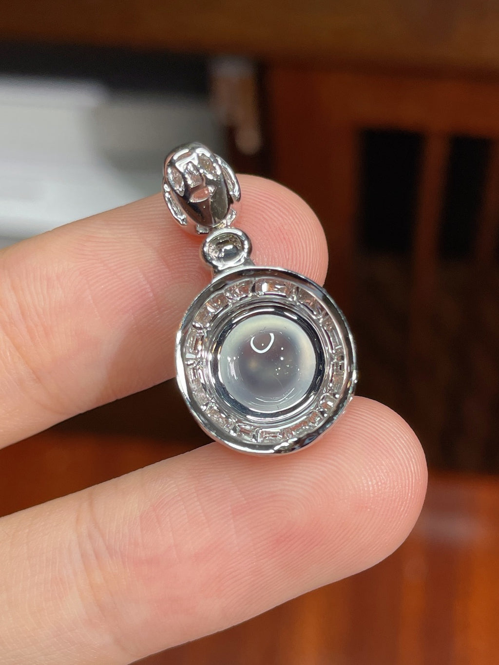 Mặt dây chuyền trứng băng cao hoàn hảo mạ vàng 18k không mặc cả khuyến khích mạnh mẽ (wg0023244)