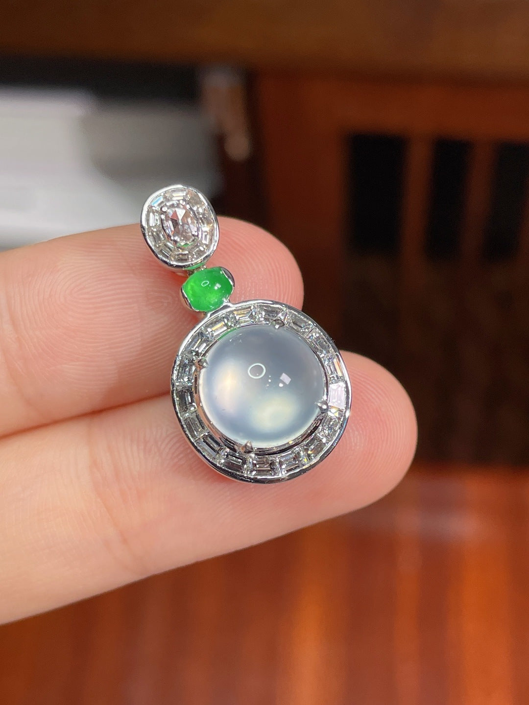 Mặt dây chuyền trứng băng cao hoàn hảo mạ vàng 18k không mặc cả khuyến khích mạnh mẽ (wg0023244)