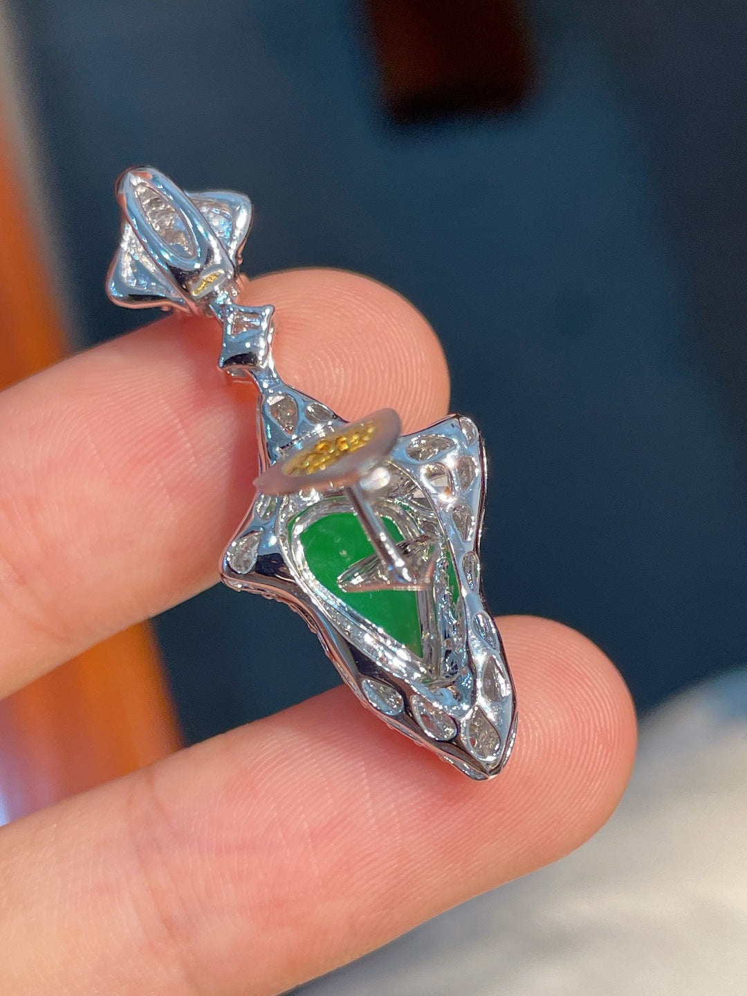 Mặt dây dương lục hoàn hảo khảm vàng 18k không mặc cả khuyến nghị mạnh mẽ (wg0023240)