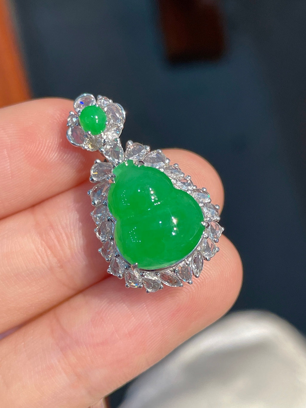 Mặt dây Hồ Lô màu xanh dương ngọc hoàn hảo khảm vàng 18k không thương lượng khuyến nghị mạnh mẽ (wg0023230)