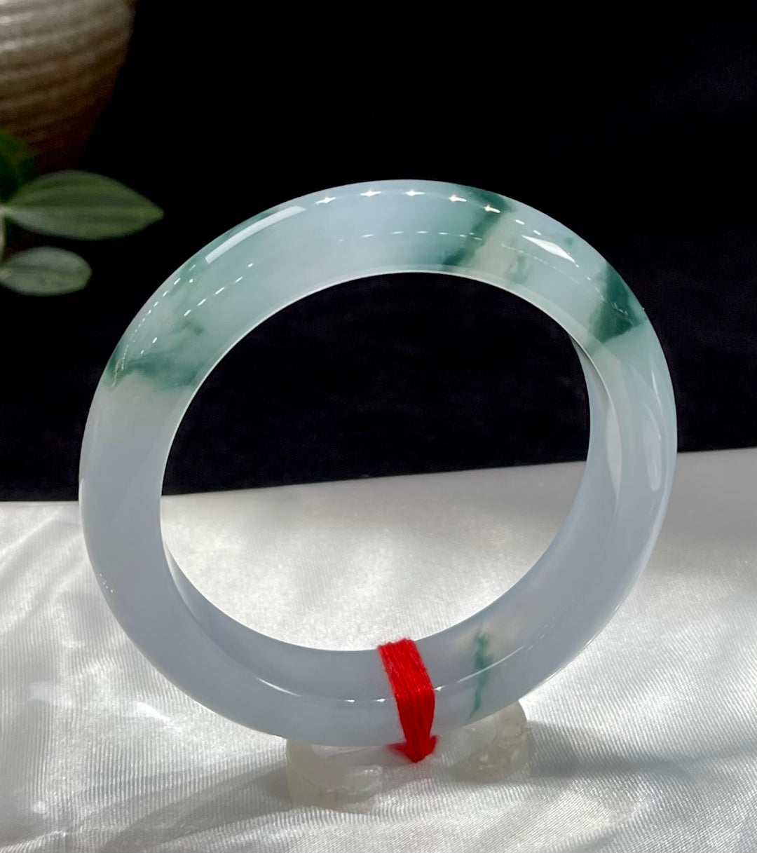 Vòng tay bình an hoa bay đáy tím băng mật A6559 Số hiệu: 2308268-2001–C13-11 Kích thước cụ thể: 53.6-12.7-9.1 (wg0024168)