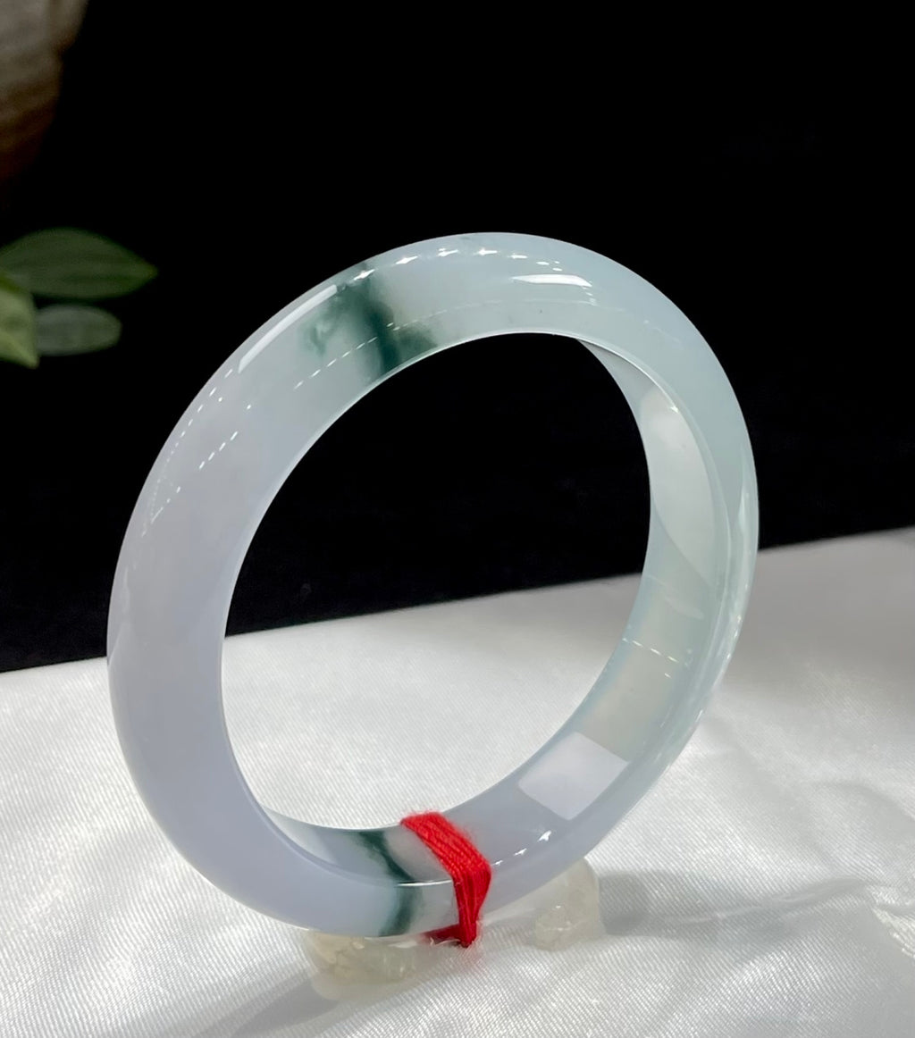 Vòng tay bình an hoa bay đáy tím vân băng A6558 Mã số: 2308268-2002–C13-11 Kích thước cụ thể: 54.3-12.3-8.4 (wg0024167)