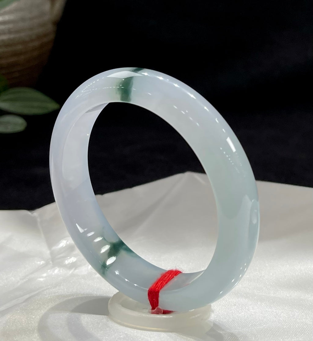 Vòng tay bình an hoa bay đáy tím vân băng A6558 Mã số: 2308268-2002–C13-11 Kích thước cụ thể: 54.3-12.3-8.4 (wg0024167)