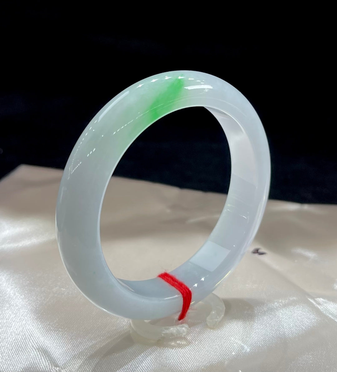 Vòng tay bình an nền trắng xanh ngọc Băng Nuo A9029 Số: 2606291-8004-C19-2 Kích thước cụ thể: 52.5-12-8 Có vi hạn chế, cân nhắc trước khi đặt (wg0024182)