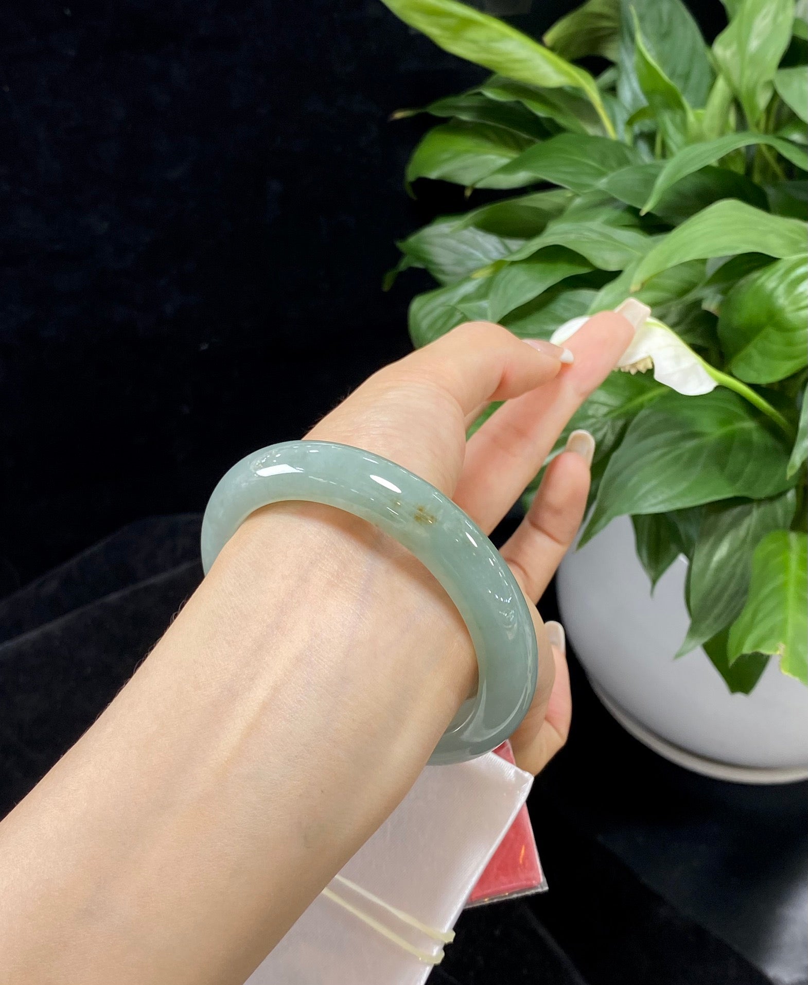 Vòng tay bình an màu dầu xanh rải vàng băng ngọc nếp
