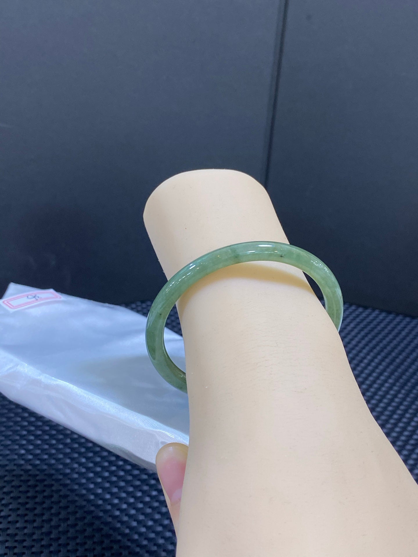 Chuyên trang vòng tay dạng chuông màu xanh dầu Lệ 54-55 | Mã số: 23090602-9009 Kích thước cụ thể: 53.8-6-5.8 (wg0024413)