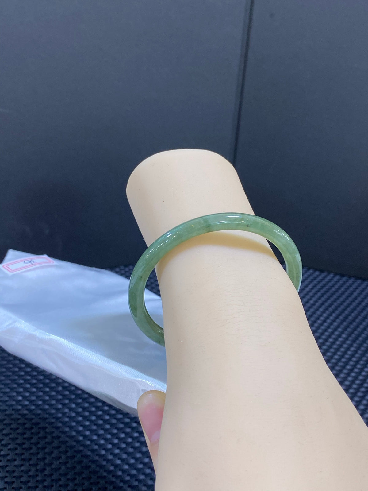 Chuyên trang vòng tay dạng chuông màu xanh dầu Lệ 54-55 | Mã số: 23090602-9009 Kích thước cụ thể: 53.8-6-5.8 (wg0024413)