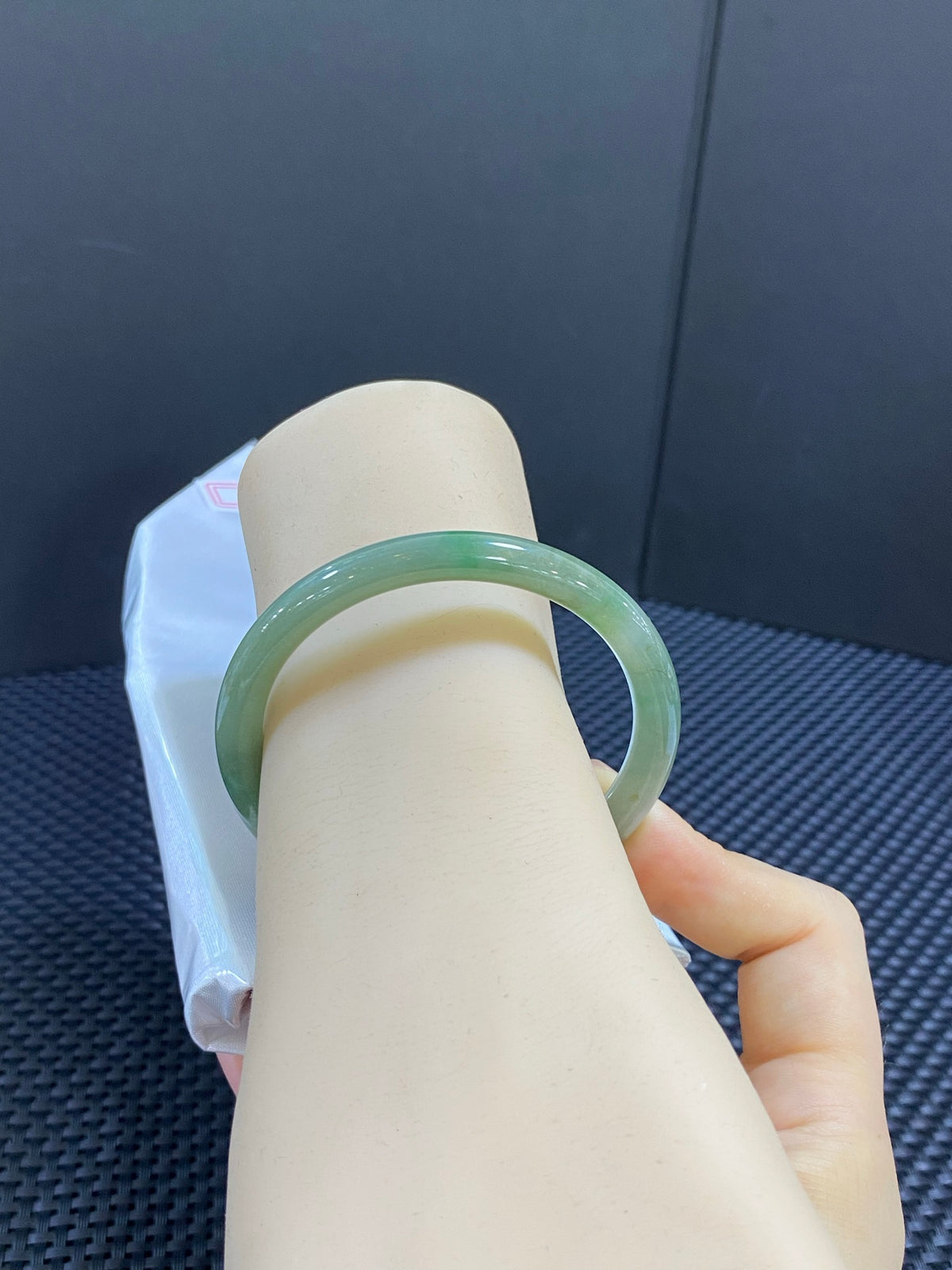 Chuyên trang vòng tay Đinh Đong dầu xanh  Lệ 54-55 | Mã số: 23101511-6003 Kích thước cụ thể: 54-7.1-6.6 (wg0024412)