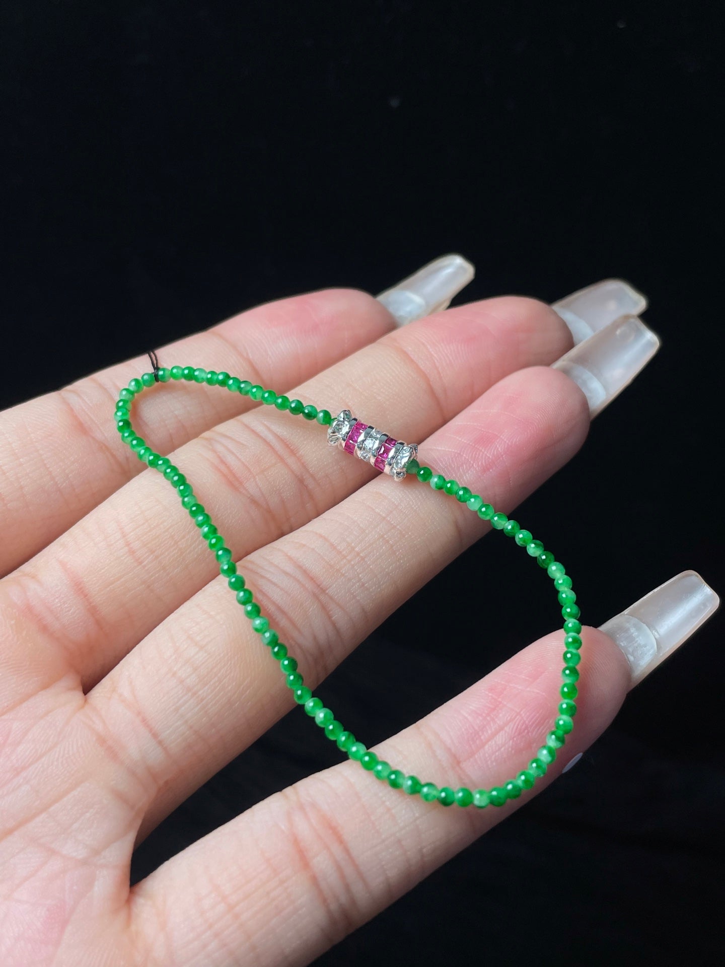 Vòng tay ngọc bích tự nhiên Hộp quà tặng + Chứng chỉ Kích thước 2 Mã số: 7-6DD (wg0024395)