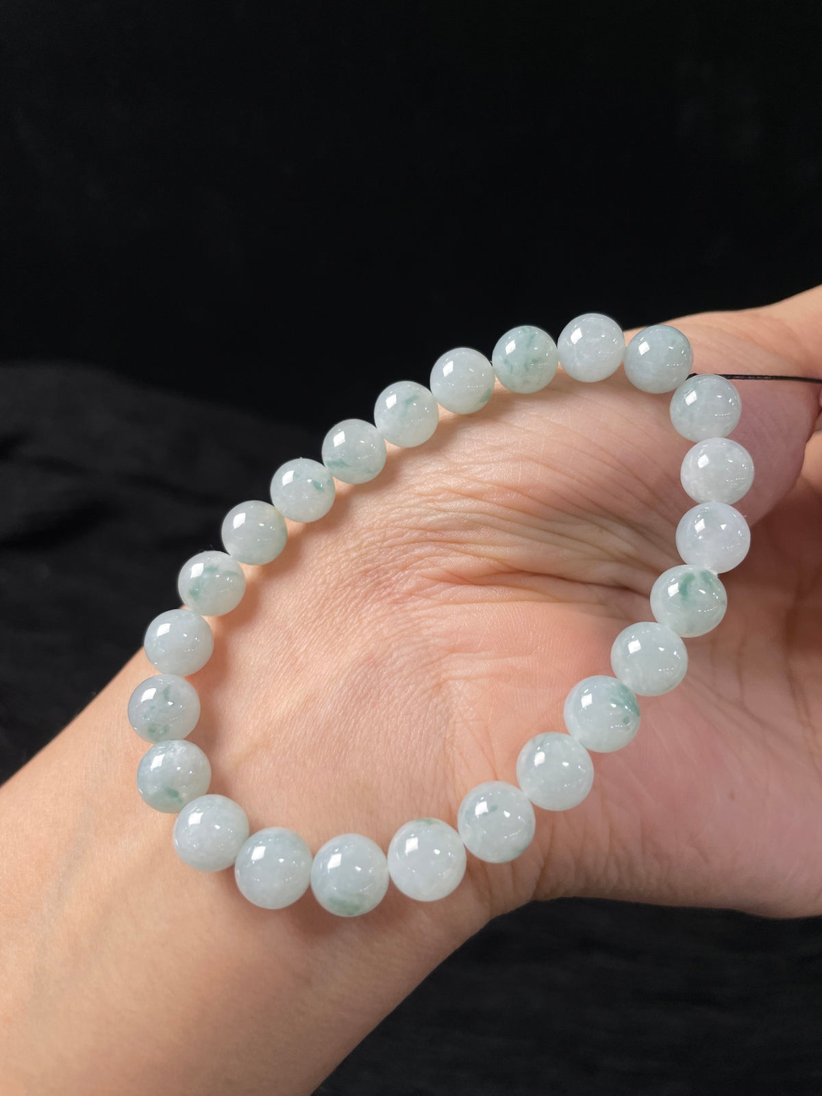Vòng tay Ngọc Phỉ Thúy Tự Nhiên Hộp quà tặng + Giấy chứng nhận Kích thước 8mm Mã số: 6-25DD (wg0024391)