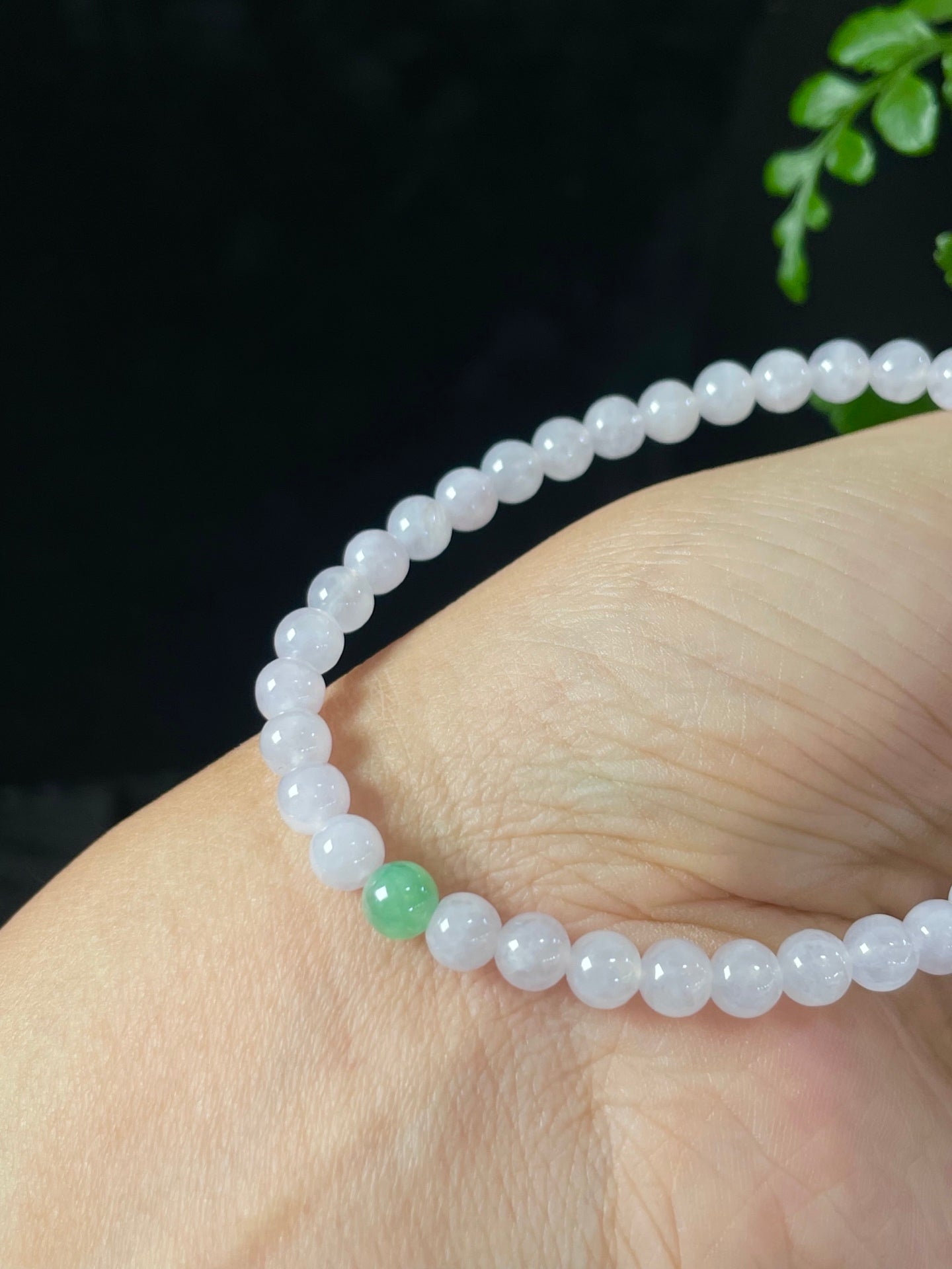 Vòng tay ngọc phỉ thúy tự nhiên kèm hộp quà + giấy chứng nhận kích thước 5mm mã số: 5-5DD (wg0024378)