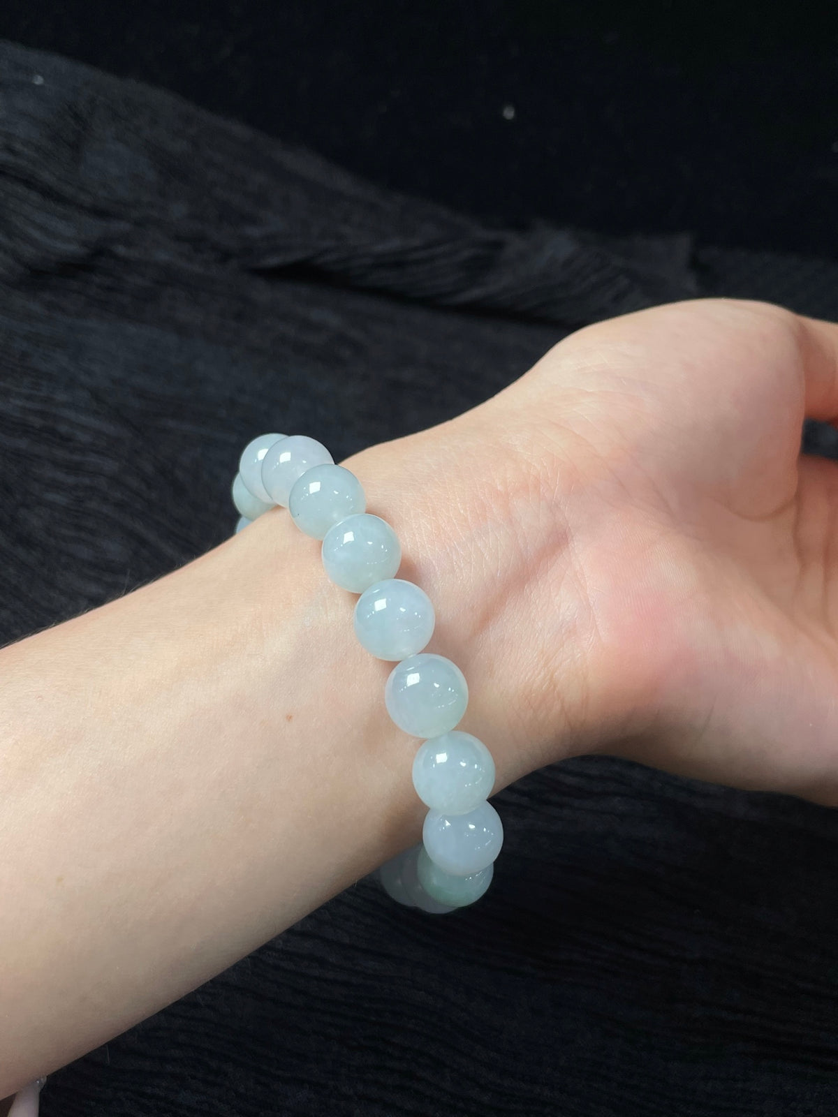 Vòng tay ngọc phỉ thúy tự nhiên kèm hộp quà + giấy chứng nhận, cỡ hạt 10, mã số: 5-5DD (wg0024375)