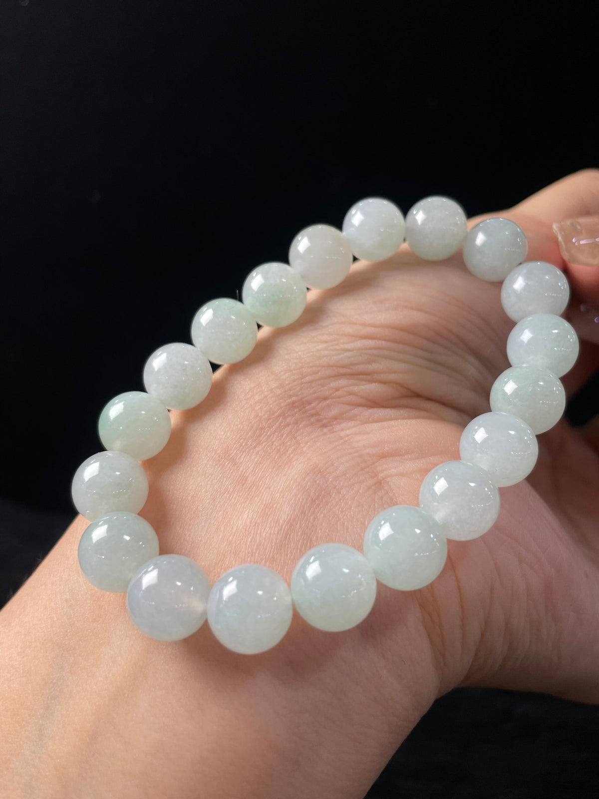 Vòng tay ngọc phỉ thúy tự nhiên kèm hộp quà + giấy chứng nhận, cỡ hạt 10, mã số: 5-5DD (wg0024375)