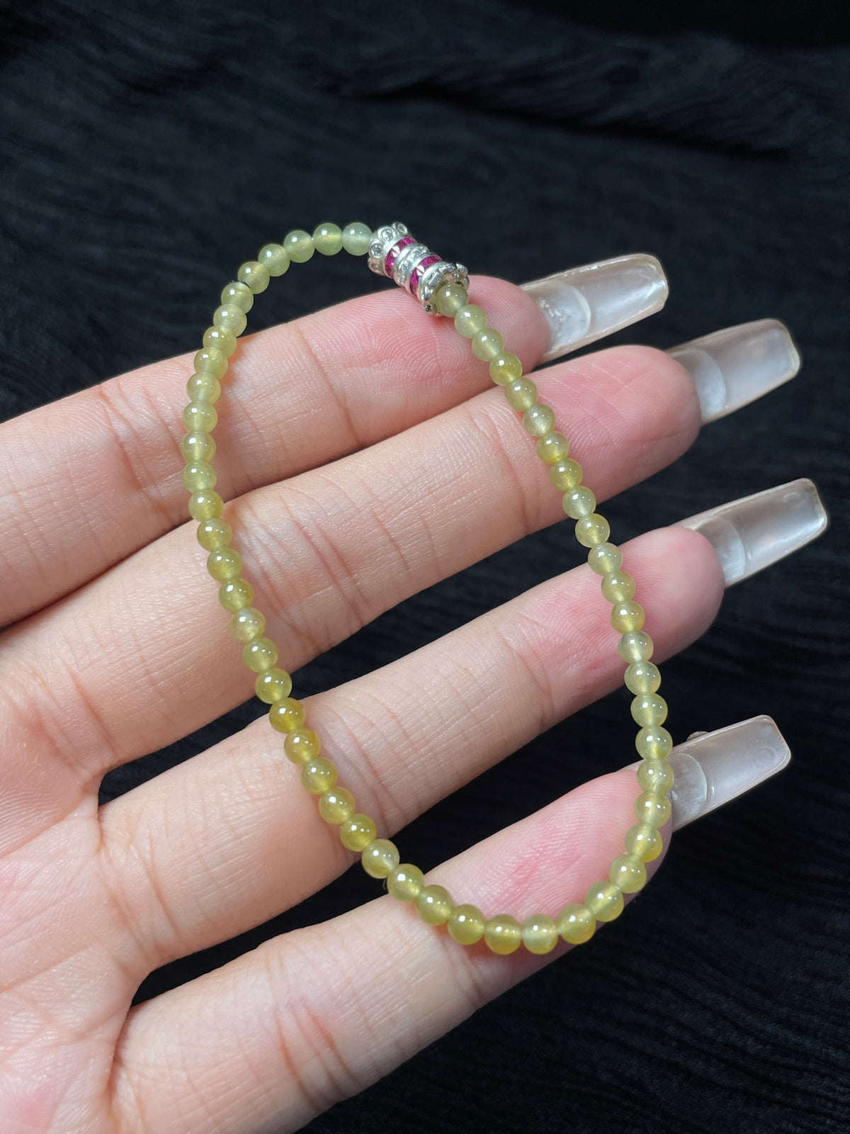 Vòng tay ngọc phỉ thúy tự nhiên Hộp quà + Chứng nhận Kích thước hạt 3.5 Mã số: 6-24DD (wg0024621)