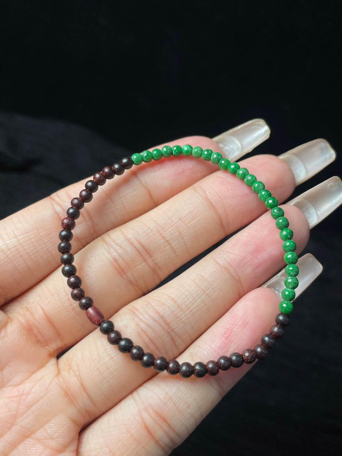 Vòng tay Ngọc Phỉ Thúy tự nhiên 配送礼盒+证书 卡3 编号：6-24DD（wg0024620）