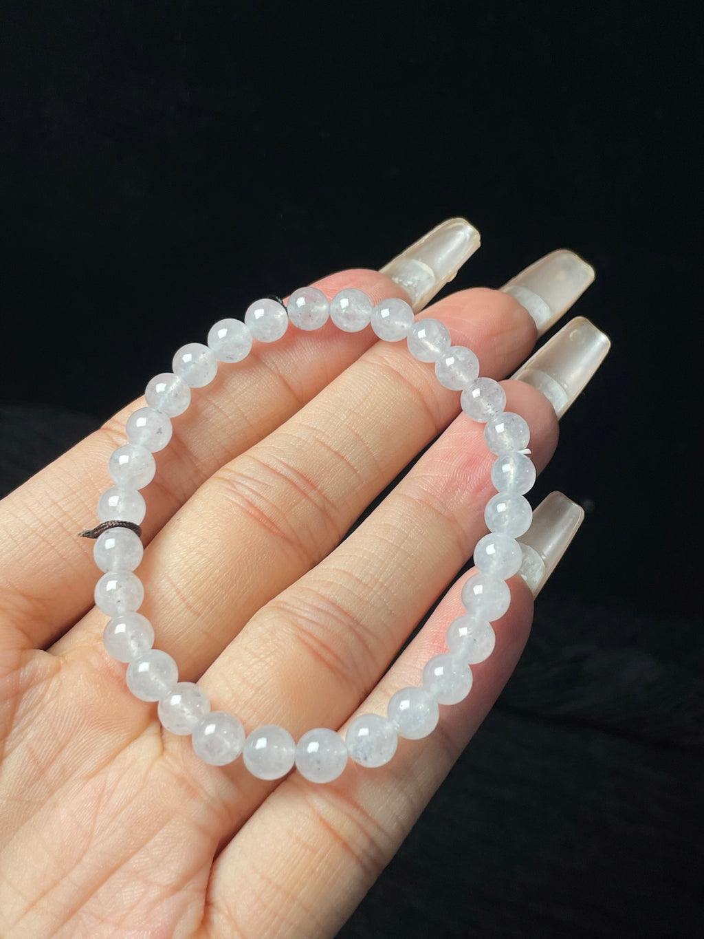 Vòng tay ngọc phỉ thúy tự nhiên Hộp quà + Chứng chỉ Kích thước 6 Mã số: 6-24DD (wg0024613)