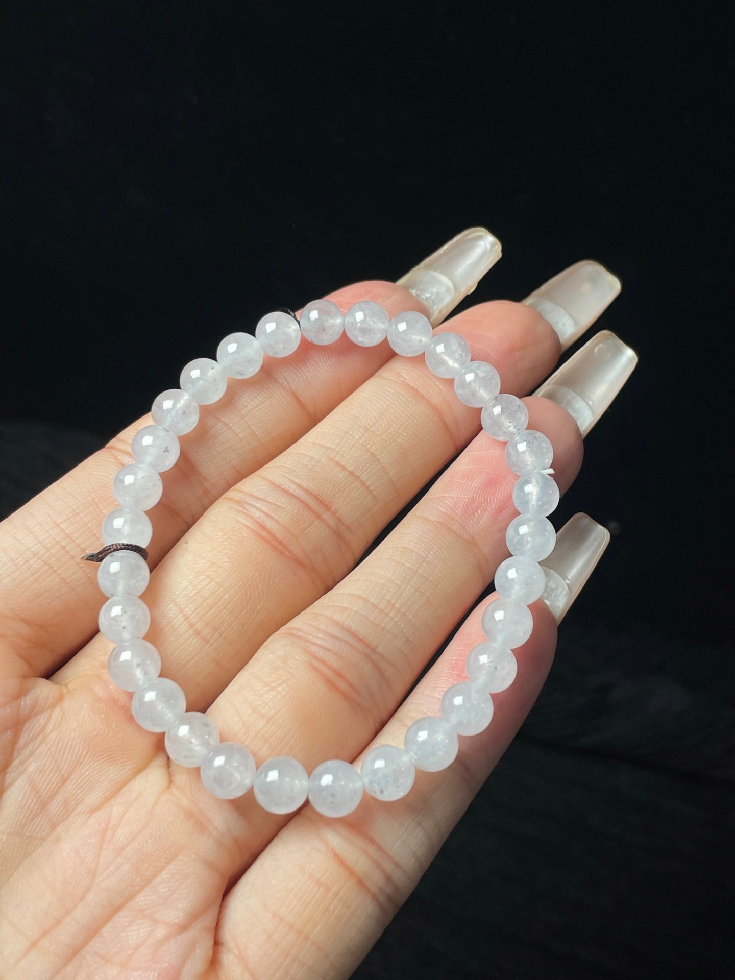 Vòng tay ngọc phỉ thúy tự nhiên Hộp quà + Chứng chỉ Kích thước 6 Mã số: 6-24DD (wg0024613)