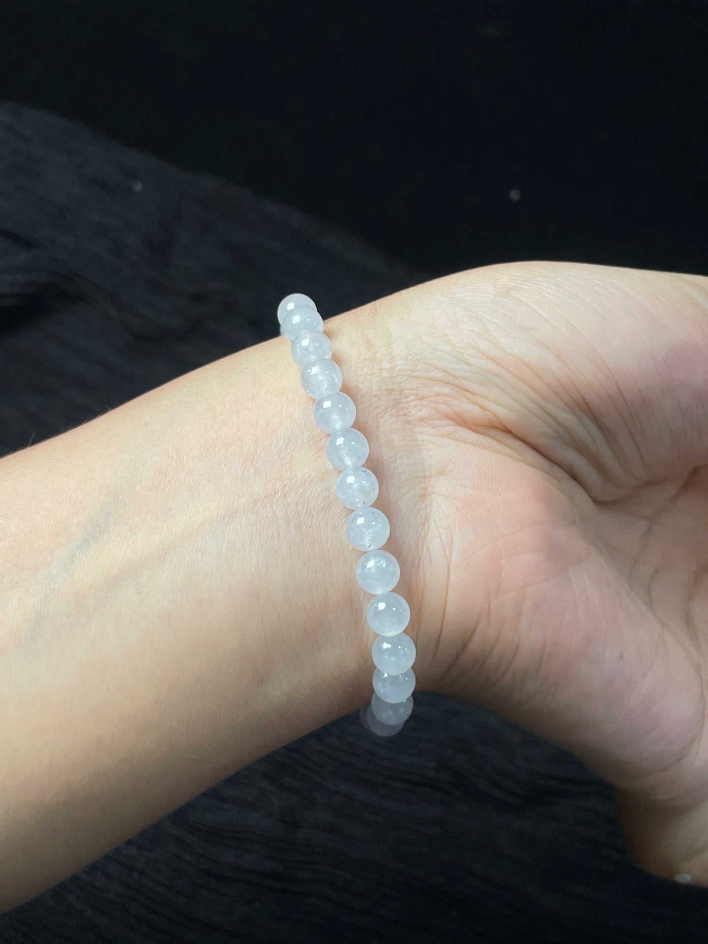 Vòng tay ngọc phỉ thúy tự nhiên Hộp quà + Chứng chỉ Kích thước 6 Mã số: 6-24DD (wg0024613)
