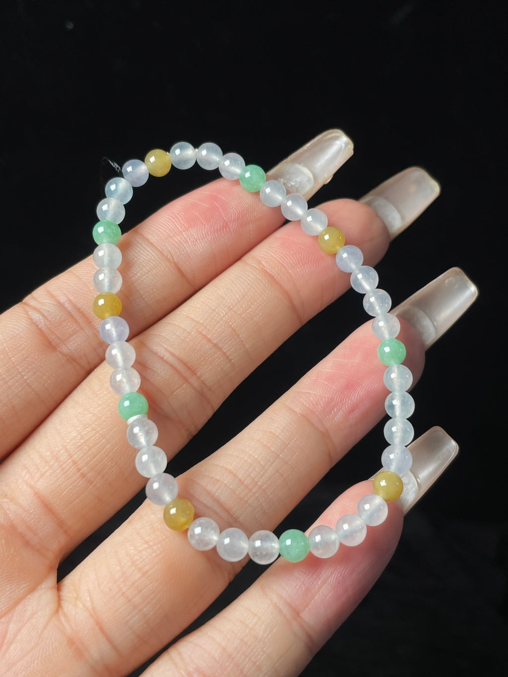 Vòng tay ngọc phỉ thúy tự nhiên kèm hộp quà + giấy chứng nhận kích thước 4.5mm mã số: 5-6DD (wg0024609)