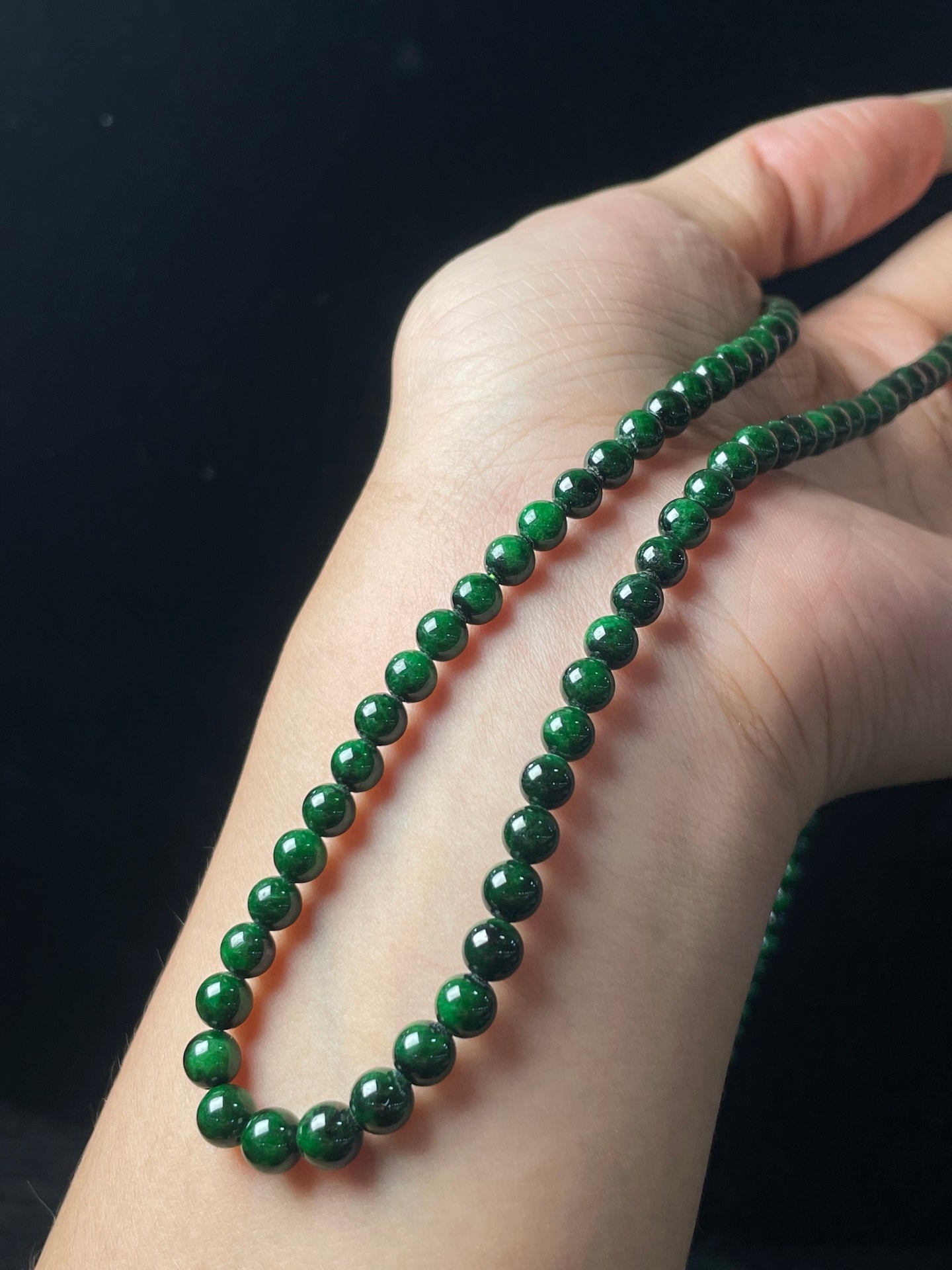Chuỗi hạt ngọc phỉ thúy tự nhiên - Hộp quà + Chứng chỉ - Kích thước 5 - Mã số: 7-7DD (wg0024599)
