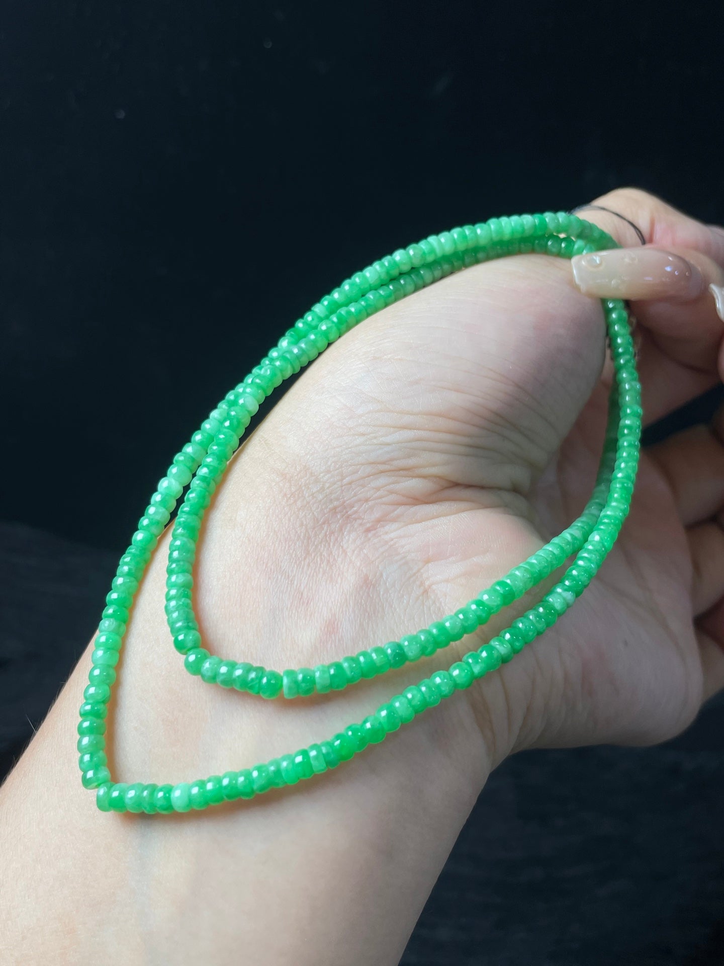 Vòng hạt ngọc phỉ thúy tự nhiên kèm hộp quà + giấy chứng nhận, cỡ hạt 3.8mm, mã số: 7-6FG (wg0024597)