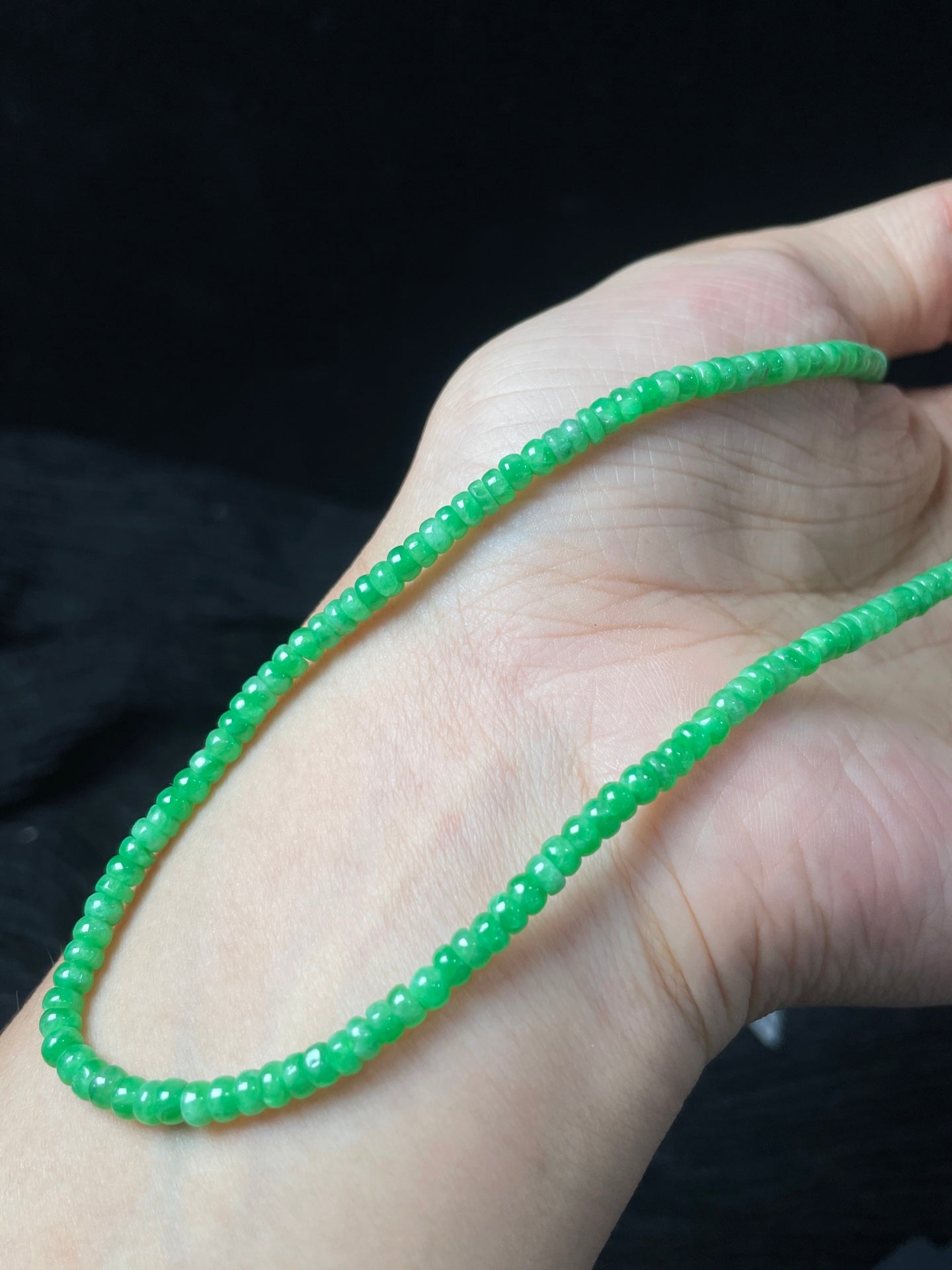 Vòng hạt ngọc phỉ thúy tự nhiên kèm hộp quà + giấy chứng nhận, cỡ hạt 3.8mm, mã số: 7-6FG (wg0024597)