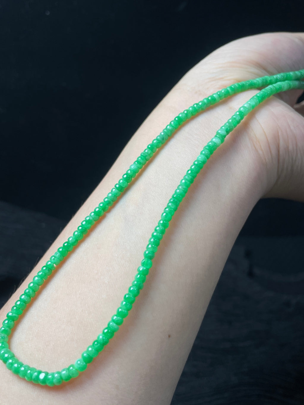 Vòng hạt ngọc phỉ thúy tự nhiên kèm hộp quà + giấy chứng nhận, cỡ hạt 3.8mm, mã số: 7-6FG (wg0024597)