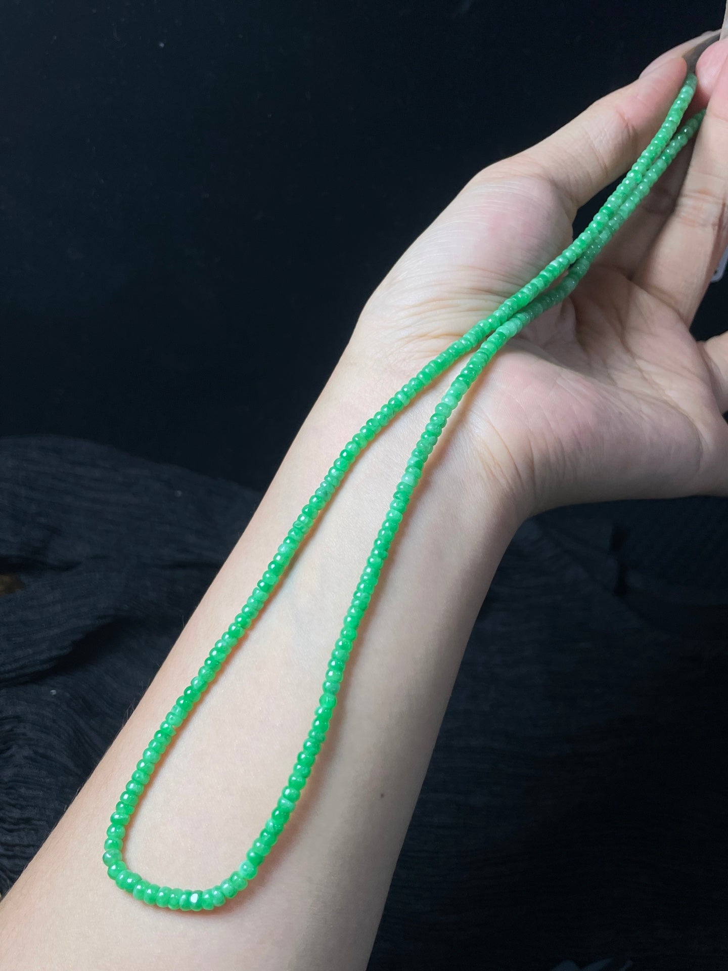 Vòng hạt ngọc phỉ thúy tự nhiên kèm hộp quà + giấy chứng nhận, cỡ hạt 3.8mm, mã số: 7-6FG (wg0024597)